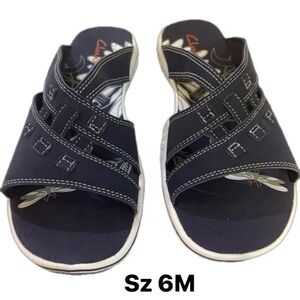 Clarks Collection Cushioned Women’s Slide On Sandals Sz 6M NIB Navy